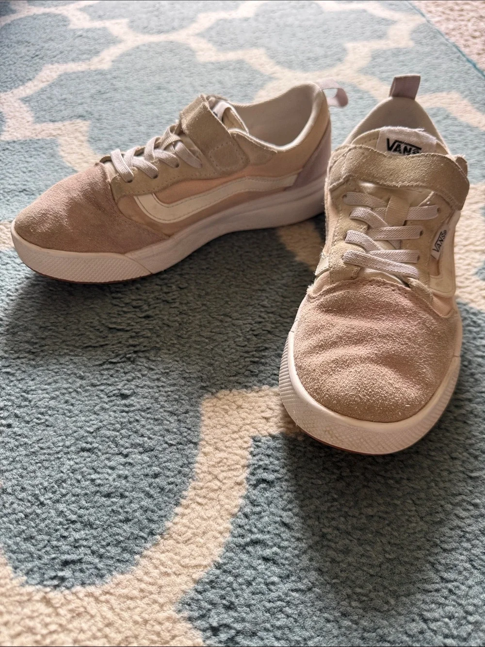 Vans Old Skool Velcro Sneakers in Beige and Cream